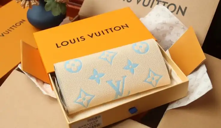 LV Wallets 4206A-0102