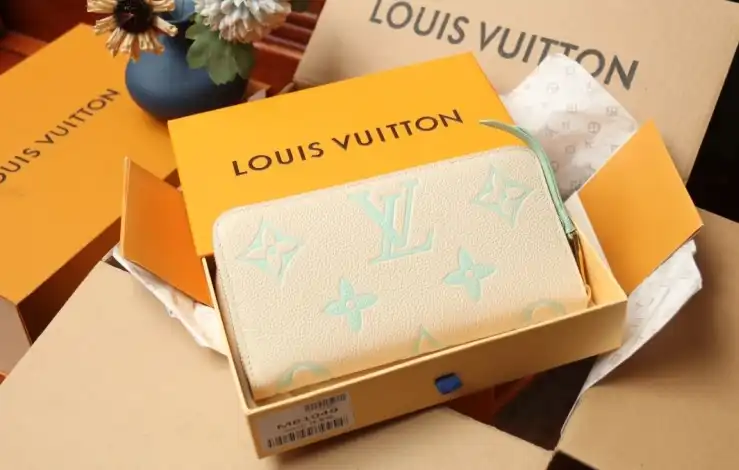 LV Wallets 4206A-0108