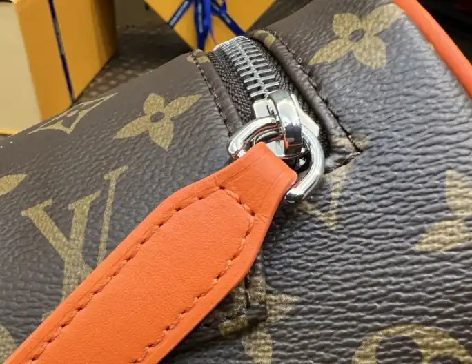 LV Cosmetic Bags 4206A-0370
