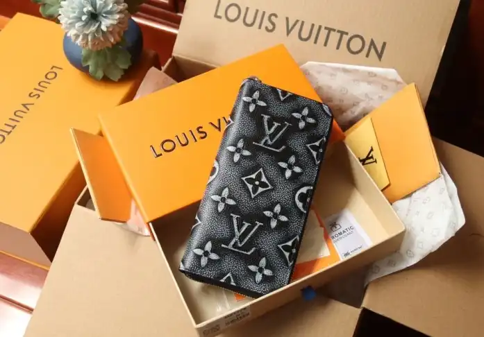 LV Wallets 4206A-0890