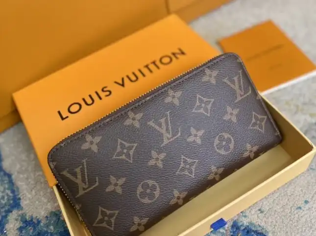 LV Wallets 4206A-1393
