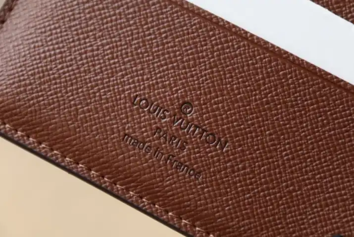 LV Wallets 4206A-2040
