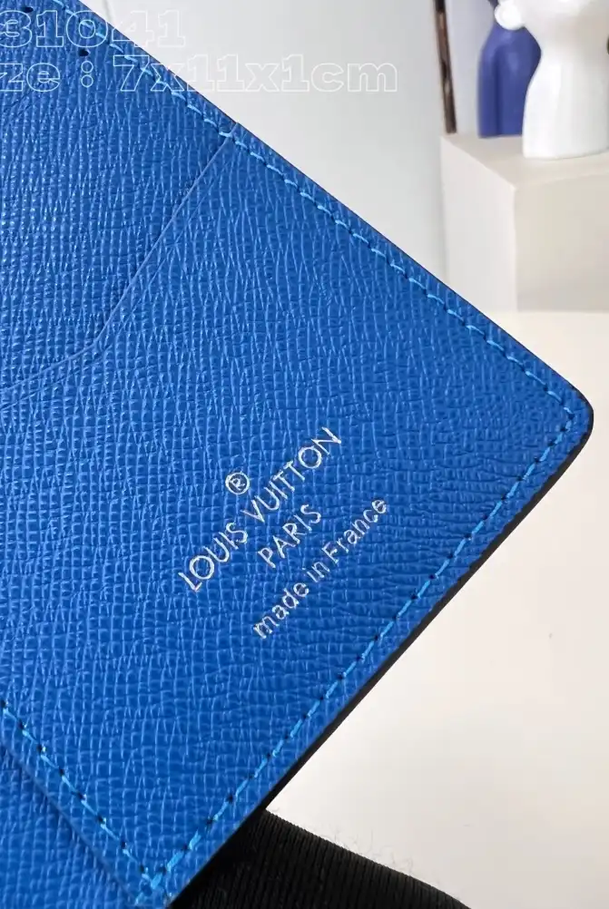 LV Wallets 4206A-2710