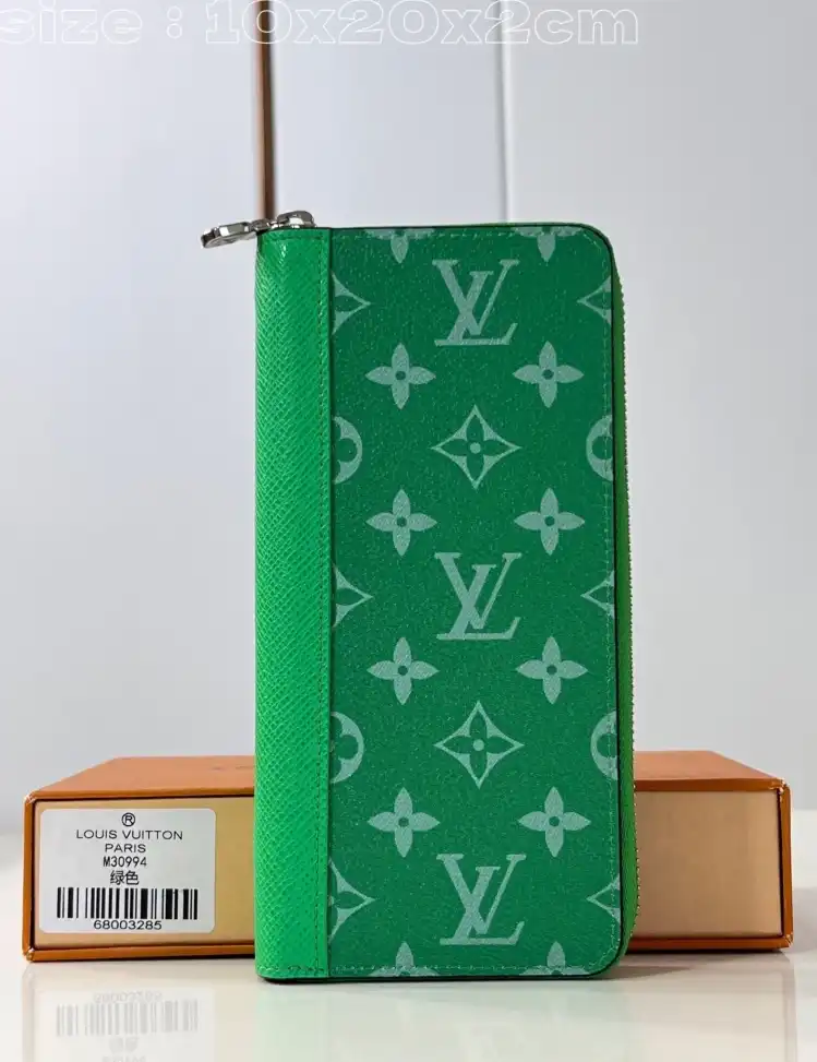 LV Wallets 4206A-2717