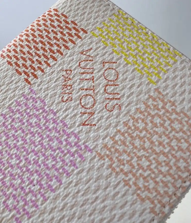 LV Wallets 4206A-3489