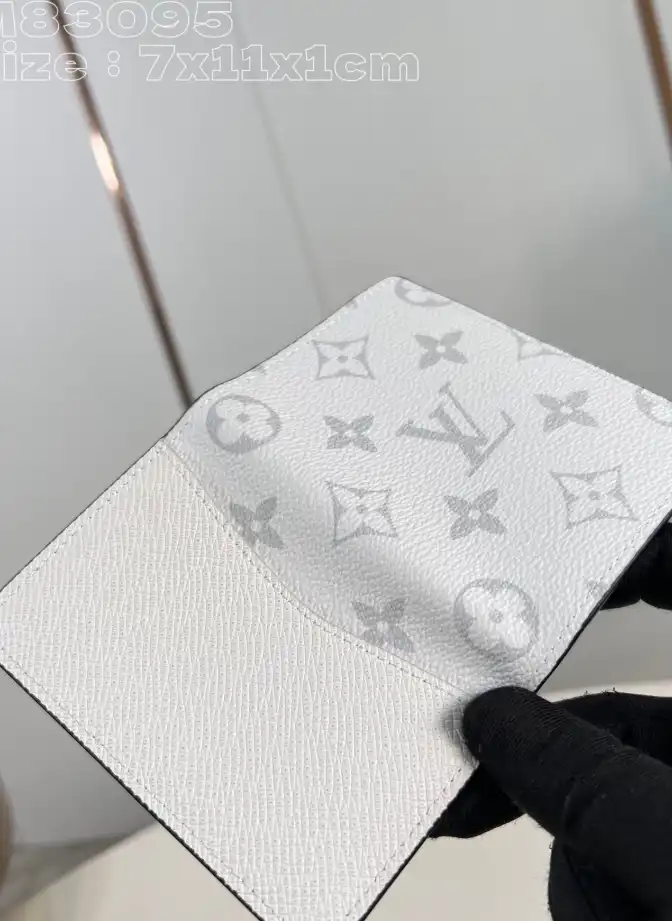 LV Wallets 4206A-3515