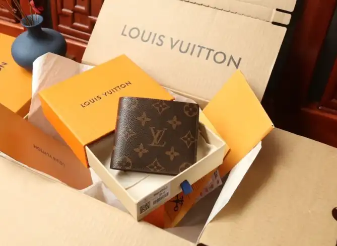 LV Wallets 4206A-3843