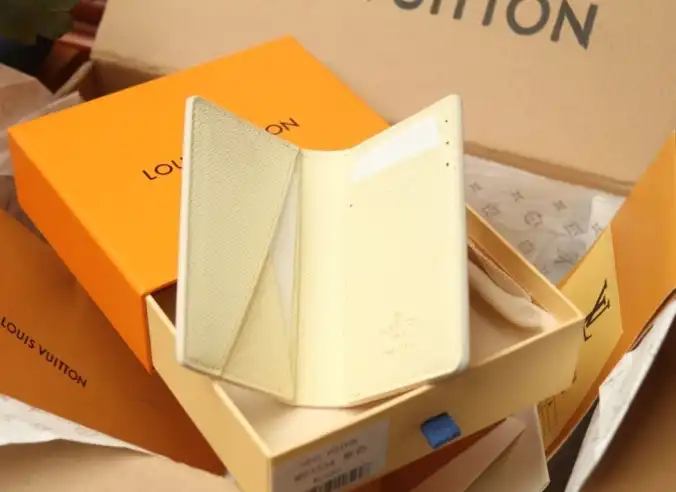 LV Wallets 4206A-4526