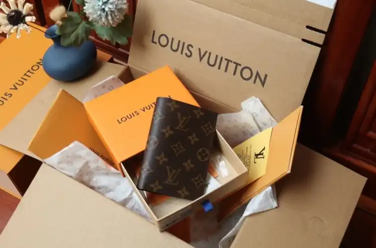 LV Wallets 4206A-4718