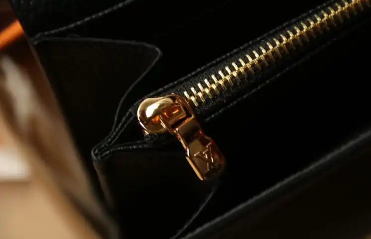 LV Wallets 4206A-4732