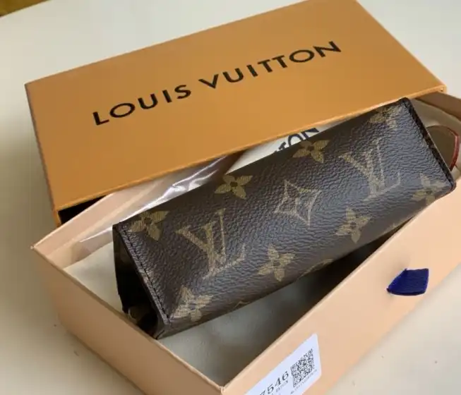 LV Wallets 4206A-5947