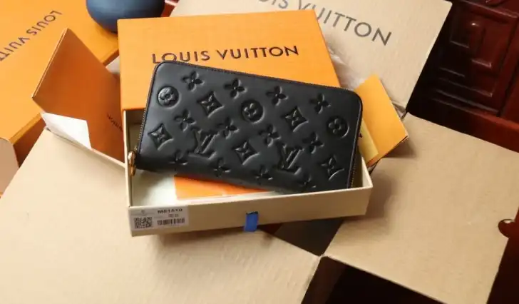 LV Wallets 4206A-6254