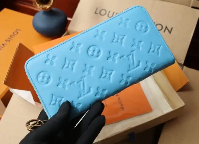 LV Wallets 4206A-6256