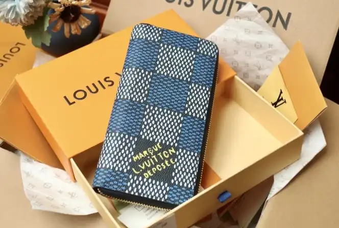 LV Wallets 4206A-6257