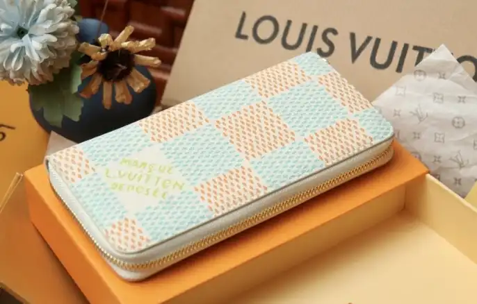 LV Wallets 4206A-6258