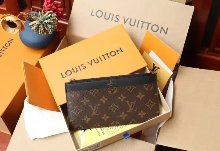 LV Wallets 4206A-6269