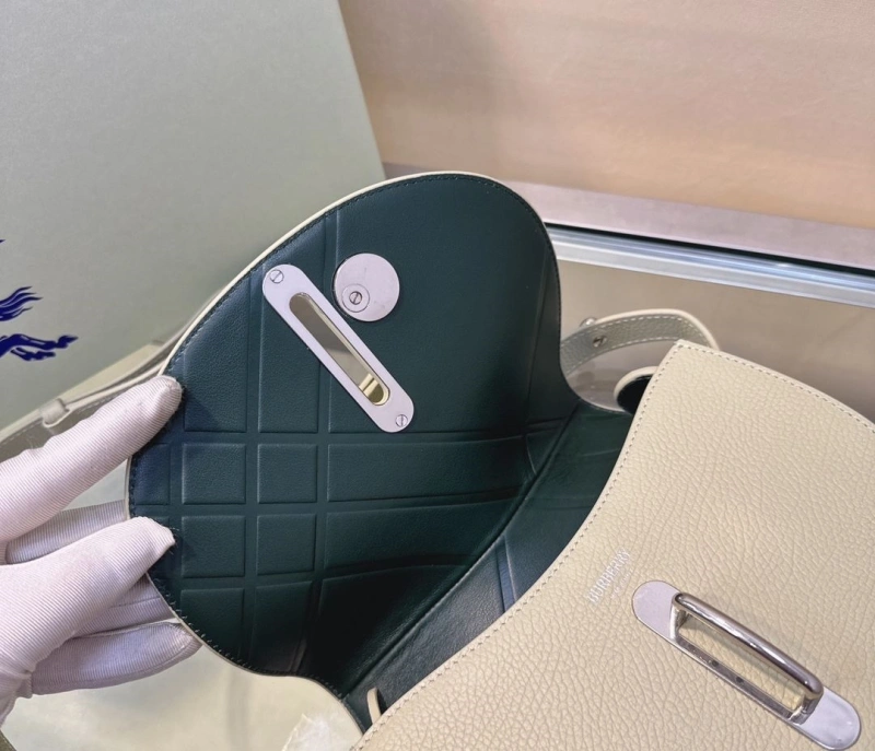 Bv*b*rry satchel bags 4211d-0173