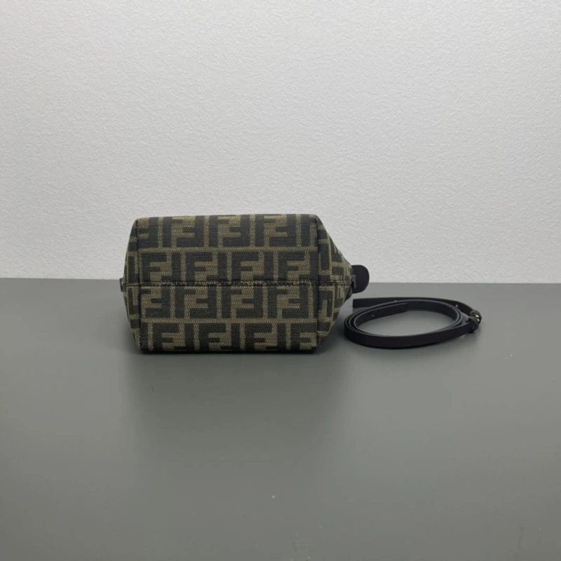 F**di shopping bags 4220a-0697