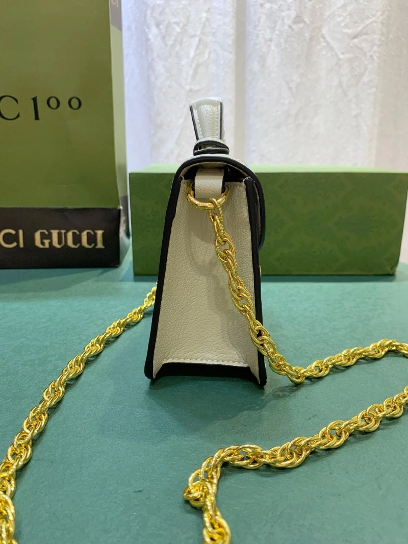 ucci Top Handle Bags 4220D-0323