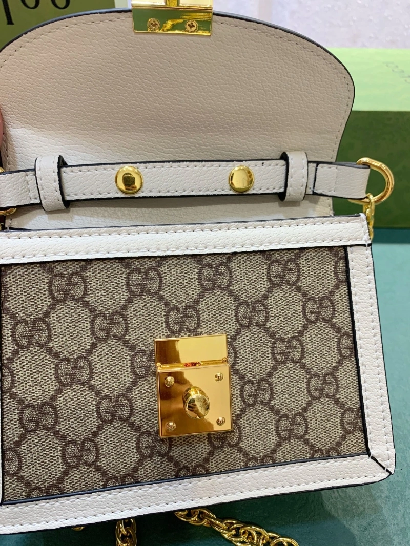 ucci Top Handle Bags 4220D-0323