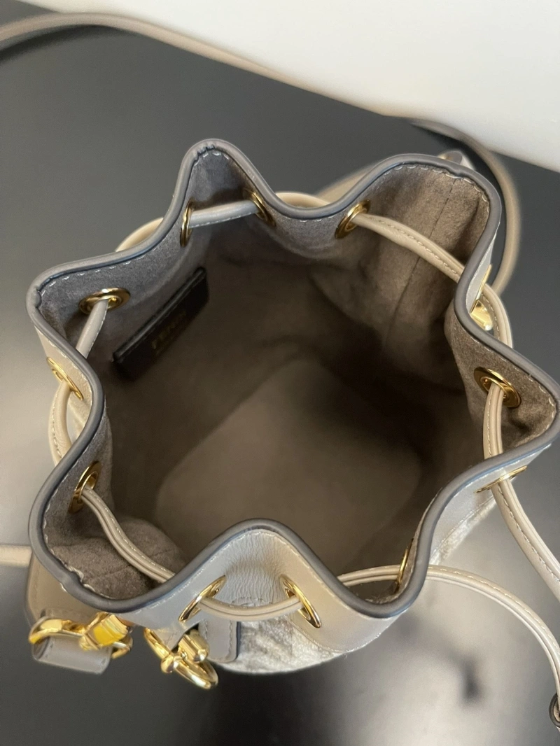 F**di bucket bags 4222c-0268