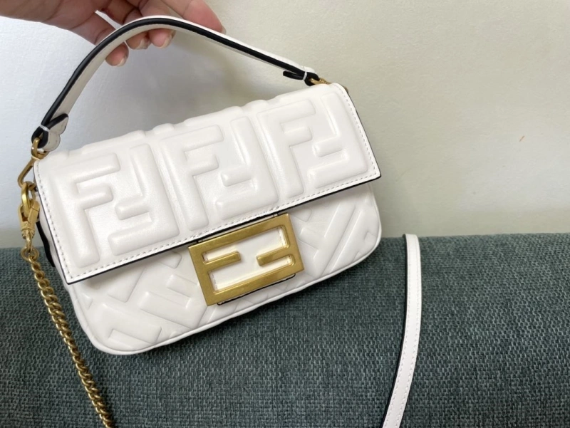 F**di baguette bags 4222c-0297