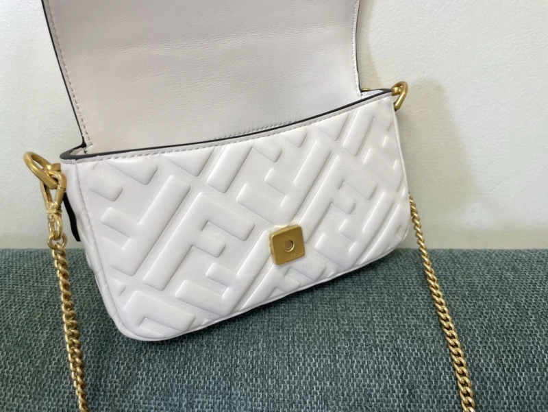 F**di baguette bags 4222c-0297