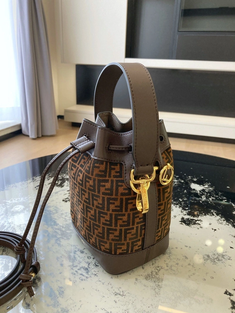 F**di bucket bags 4222c-0479