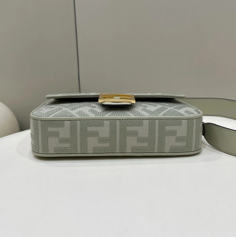F**di baguette bags 4222c-0816
