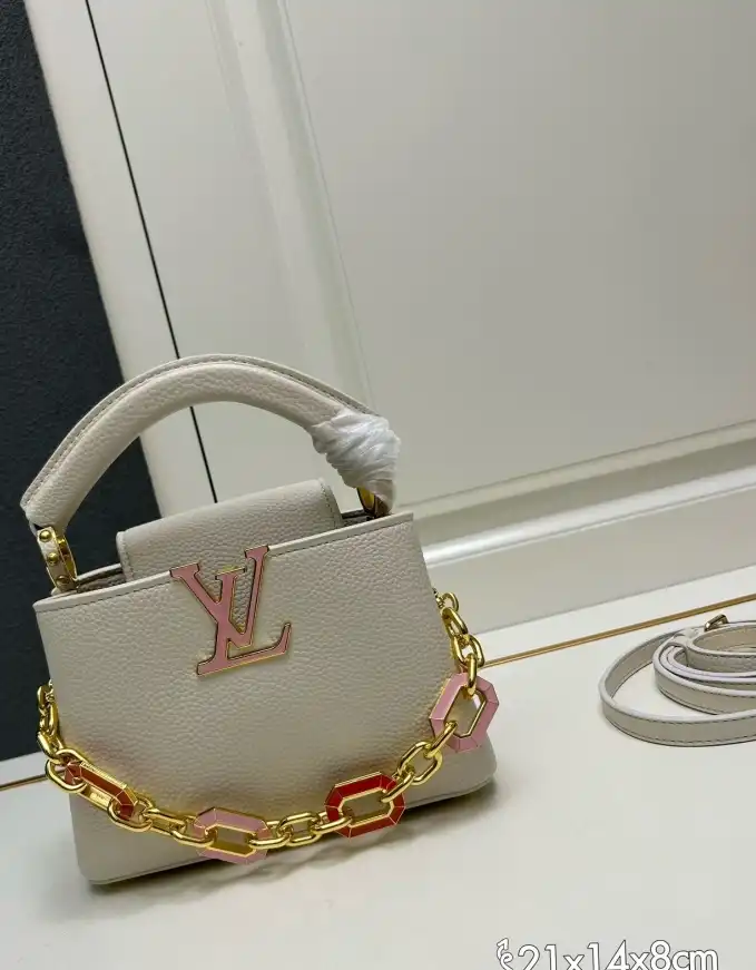 LV Capucines Bags 4224-0678