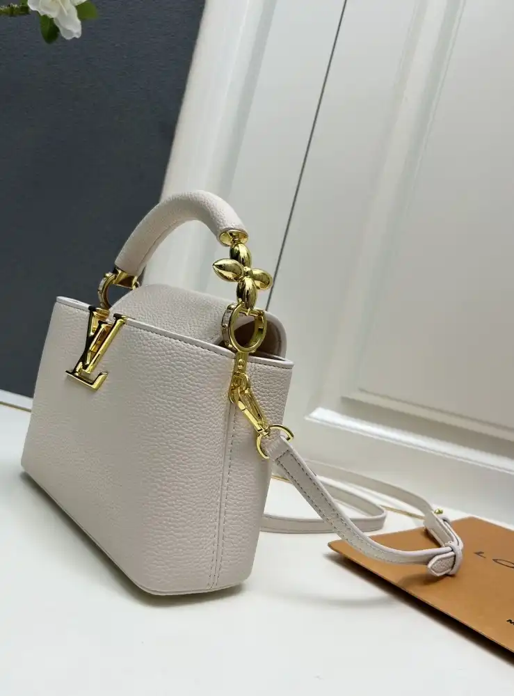 LV Capucines Bags 4224-1385
