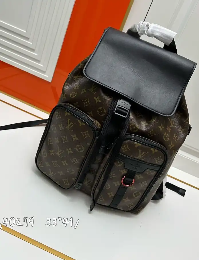 LV Backpacks 4224-1685