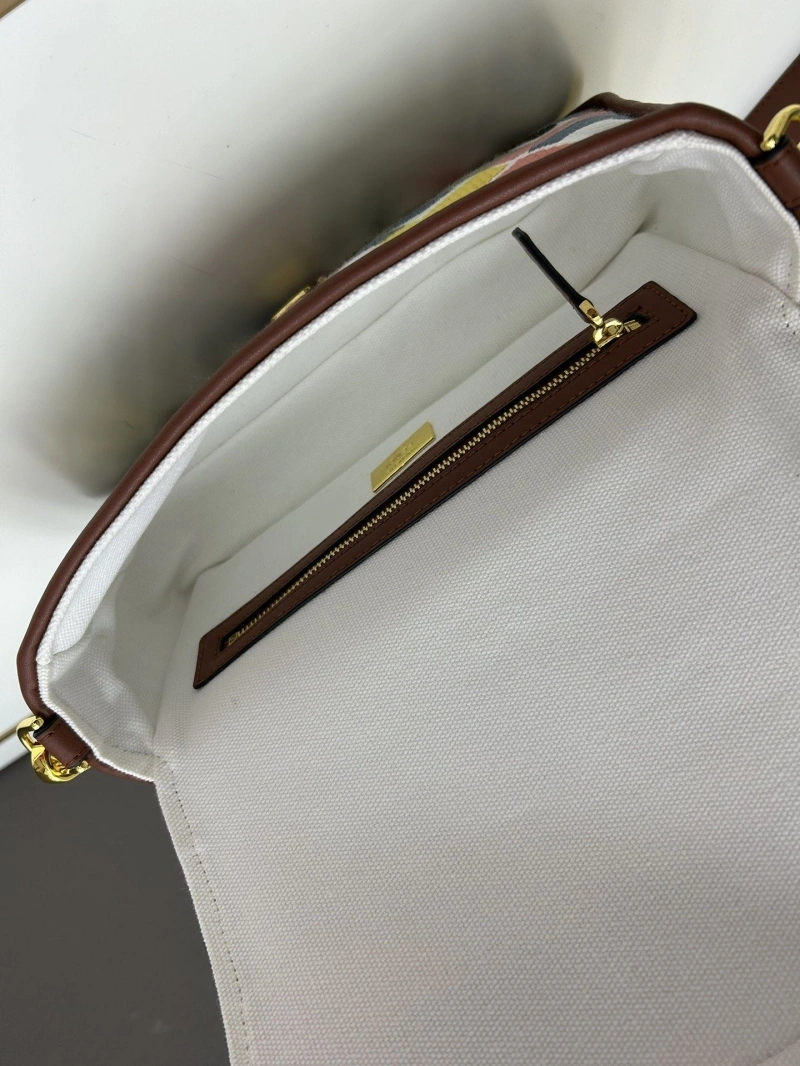 F**di baguette bags 4224-1721