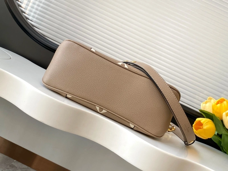 LV Top Handle Bags 4233A-0932