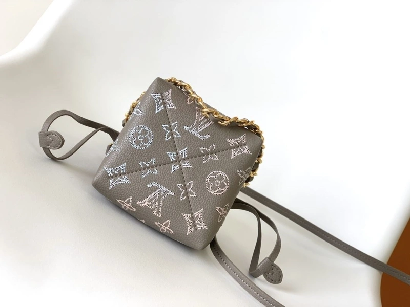 LV Bucket Bags 4233A-1057