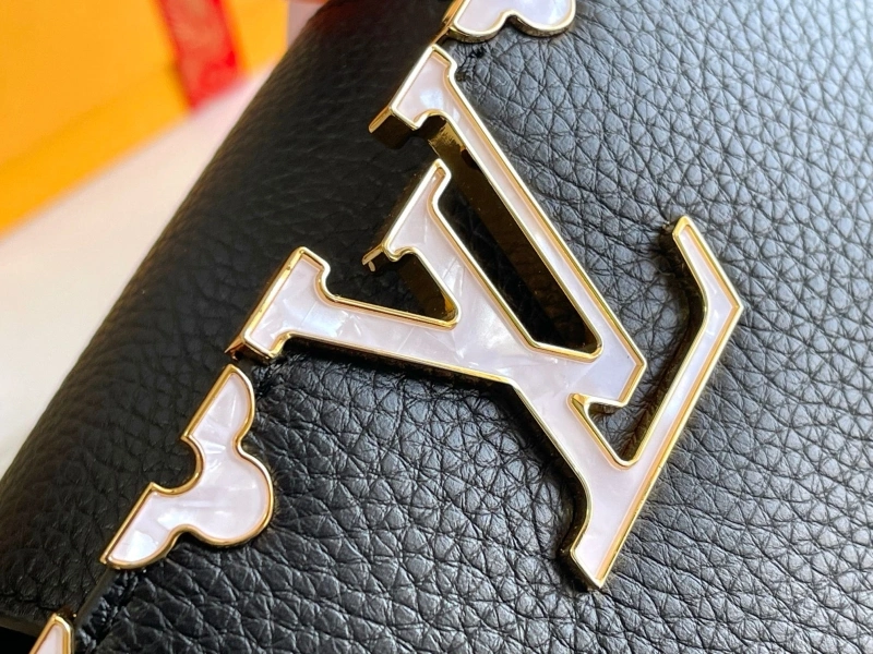LV Capucines Bags 4233A-1270