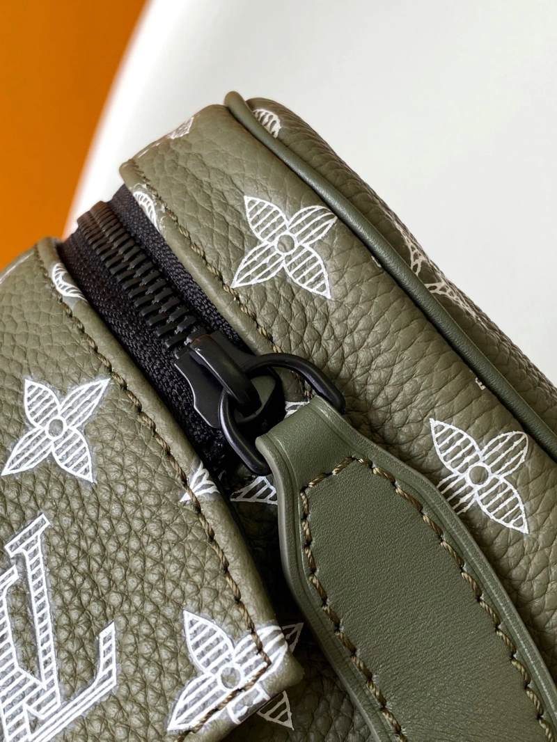 LV Cosmetic Bags 4233A-1529