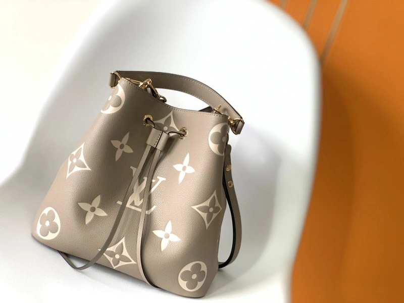 LV Bucket Bags 4233A-1554