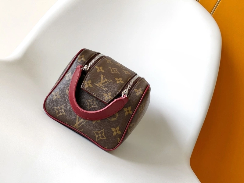 LV Cosmetic Bags 4233A-1568