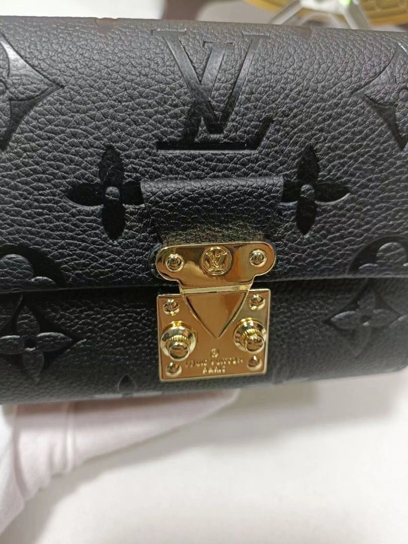 LV Wallets 4233A-2036