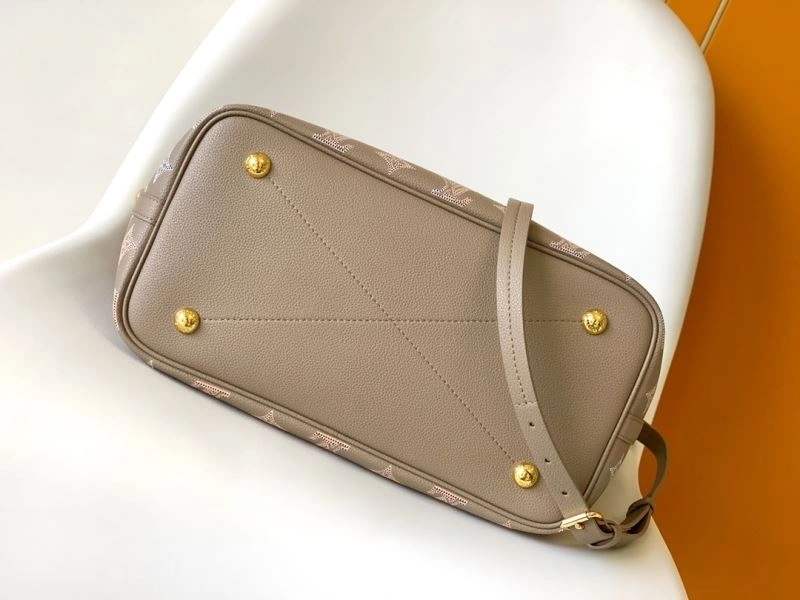 LV Shopping Bags 4233F-0002