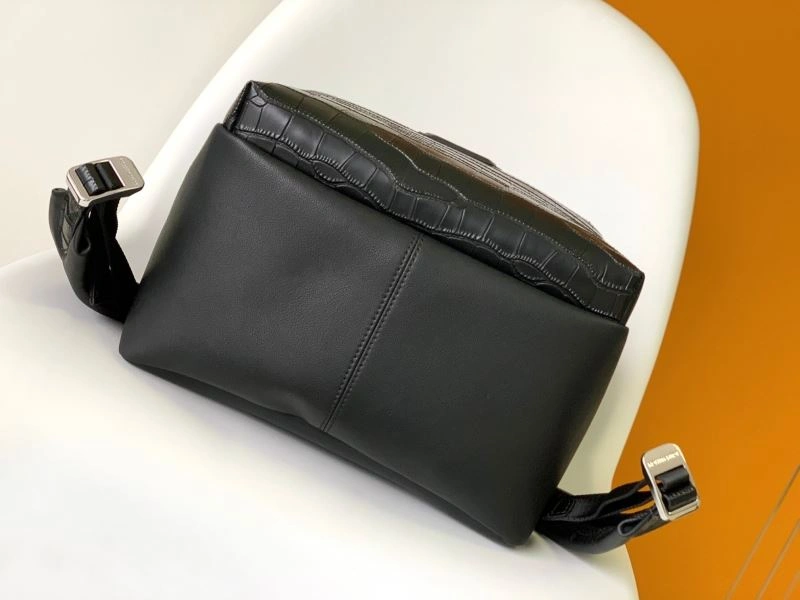 LV Backpacks 4233F-0170