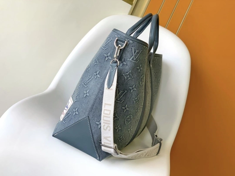 LV Travel Bags 4233G-0025