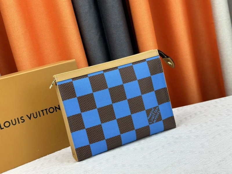 LV Wallets 4233G-0393