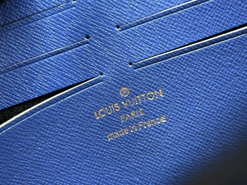 LV Wallets 4233G-0393