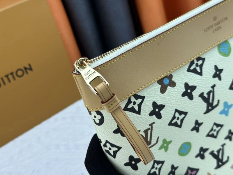 LV Wallets 4233G-0395