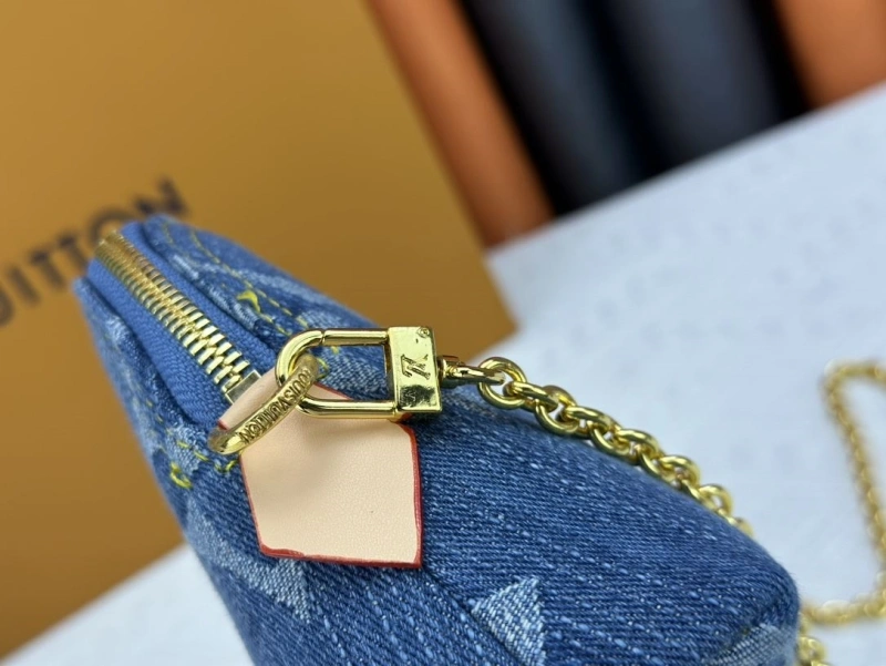 LV Clutch Bags 4233G-0443