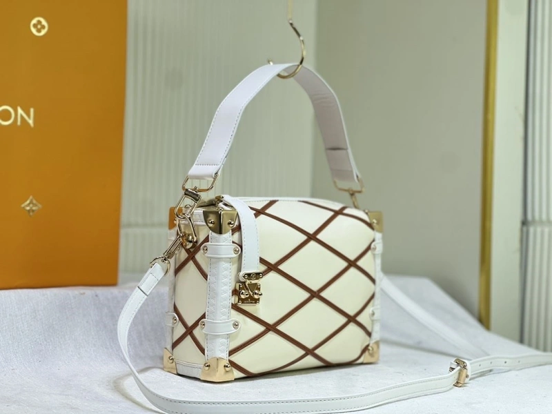 LV Box Bags 4233G-0488