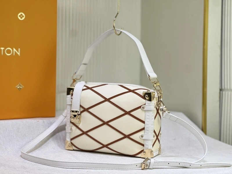 LV Box Bags 4233G-0488