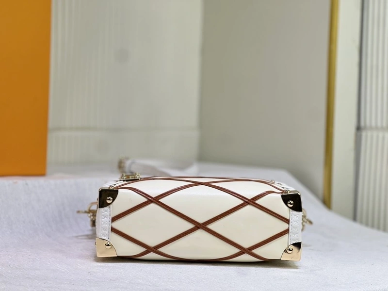 LV Box Bags 4233G-0488
